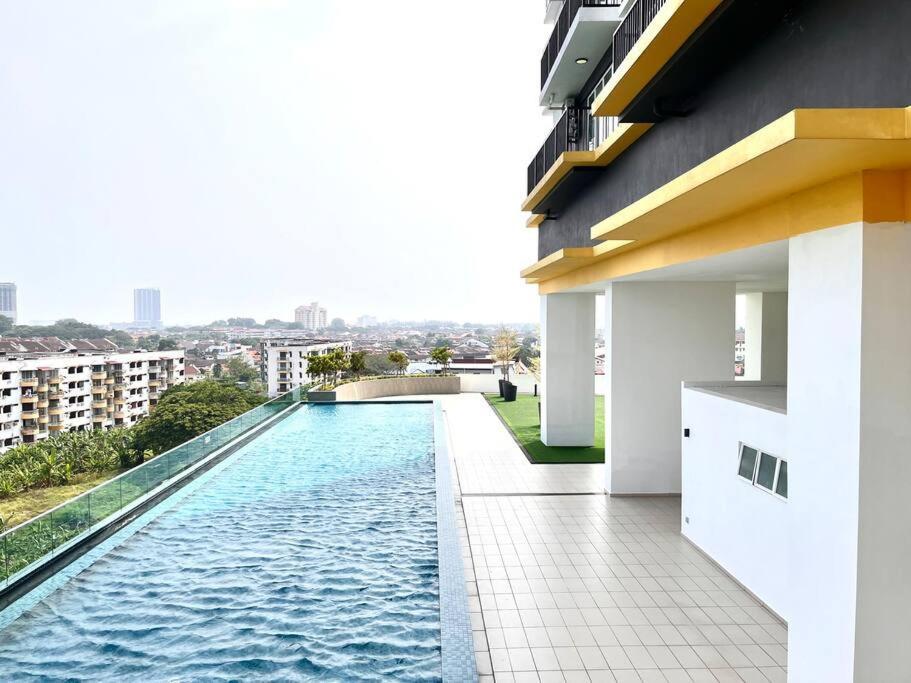Urban Home-Swimming Pool-City Center Малакка Экстерьер фото